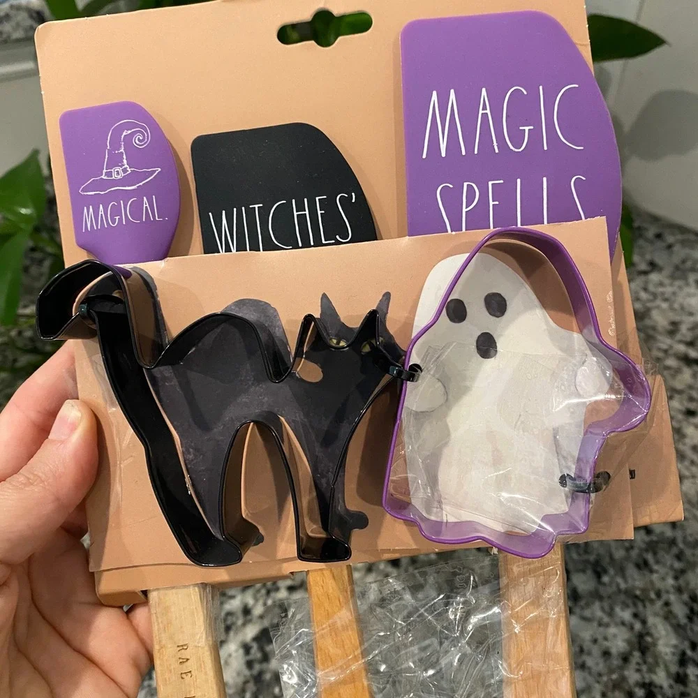 Rae Dunn Halloween HOCUS POCUS Spatula and Cookie Cutter Set